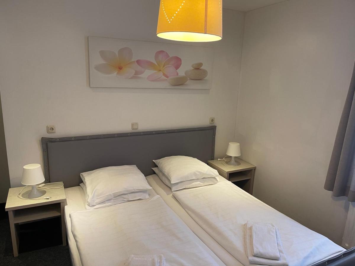 Hotel Restaurant La Piazza Valkenburg aan de Geul Εξωτερικό φωτογραφία
